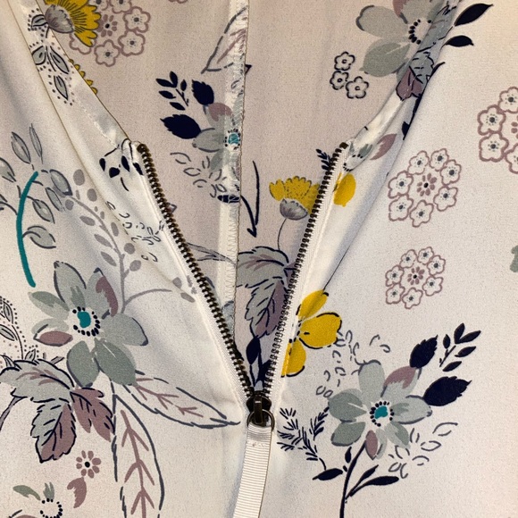 Maurice’s floral plus size blouse - Picture 10 of 11